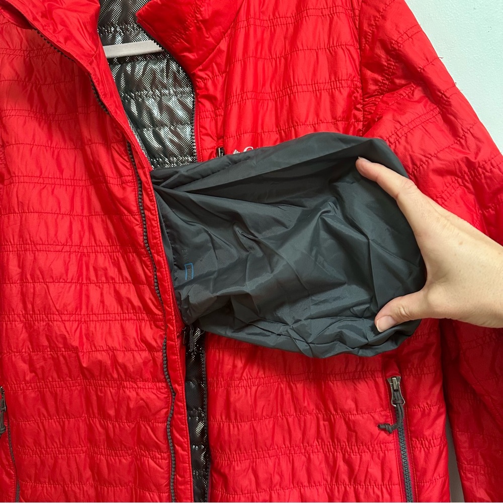 Columbia Omni-heat lightweight packable red puffer jacket, size small - Picture 11 of 16